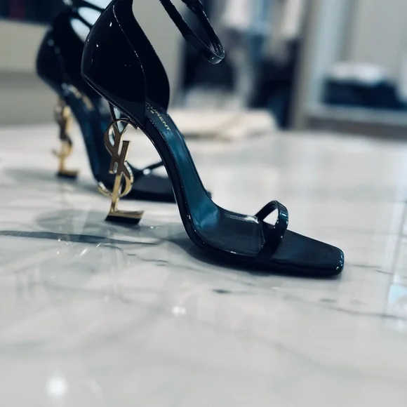 Yves Saint Laurent Patent Leather Opyum Sandale - Picture 2 of 5